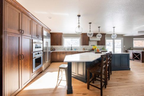 Kitchen Island: L-Shaped