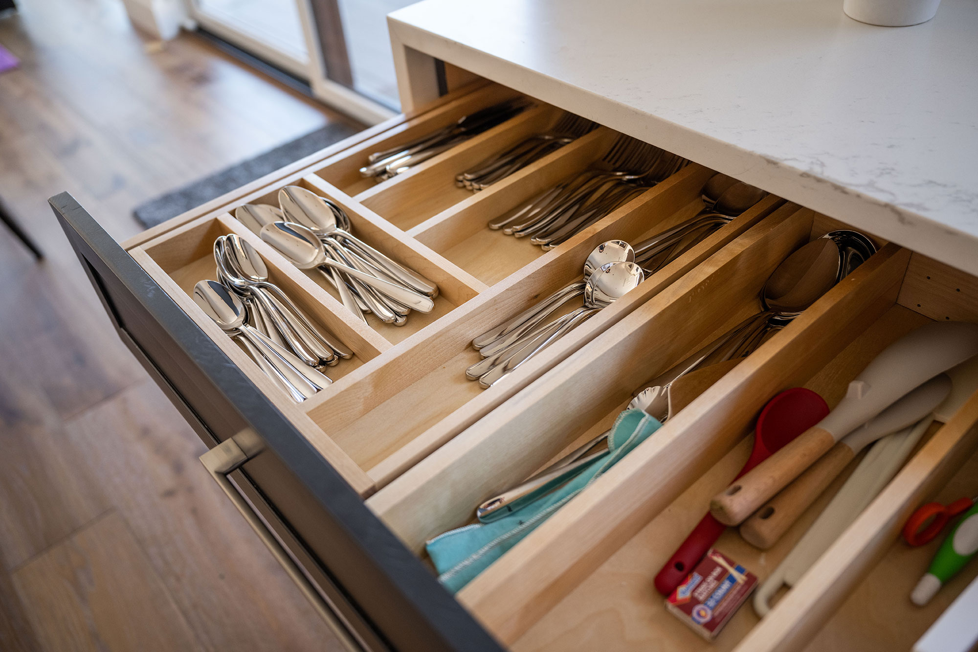 Built-in Utensil Holders