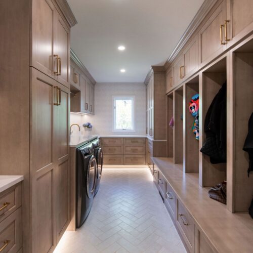 7 Design Tips for Mudroom Cabinets for High-Traffic Areas